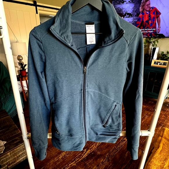 Patagonia Tops - Patagonia Blue Full Zip Sweatshirt Size XS